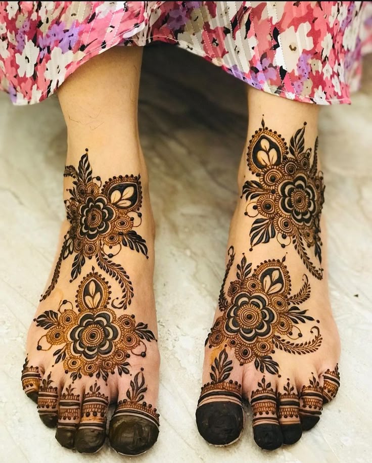 Intricate bridal leg and feet mehandi design in Bangalore